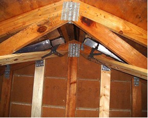 Photo showing how gable-end roofs are braced.